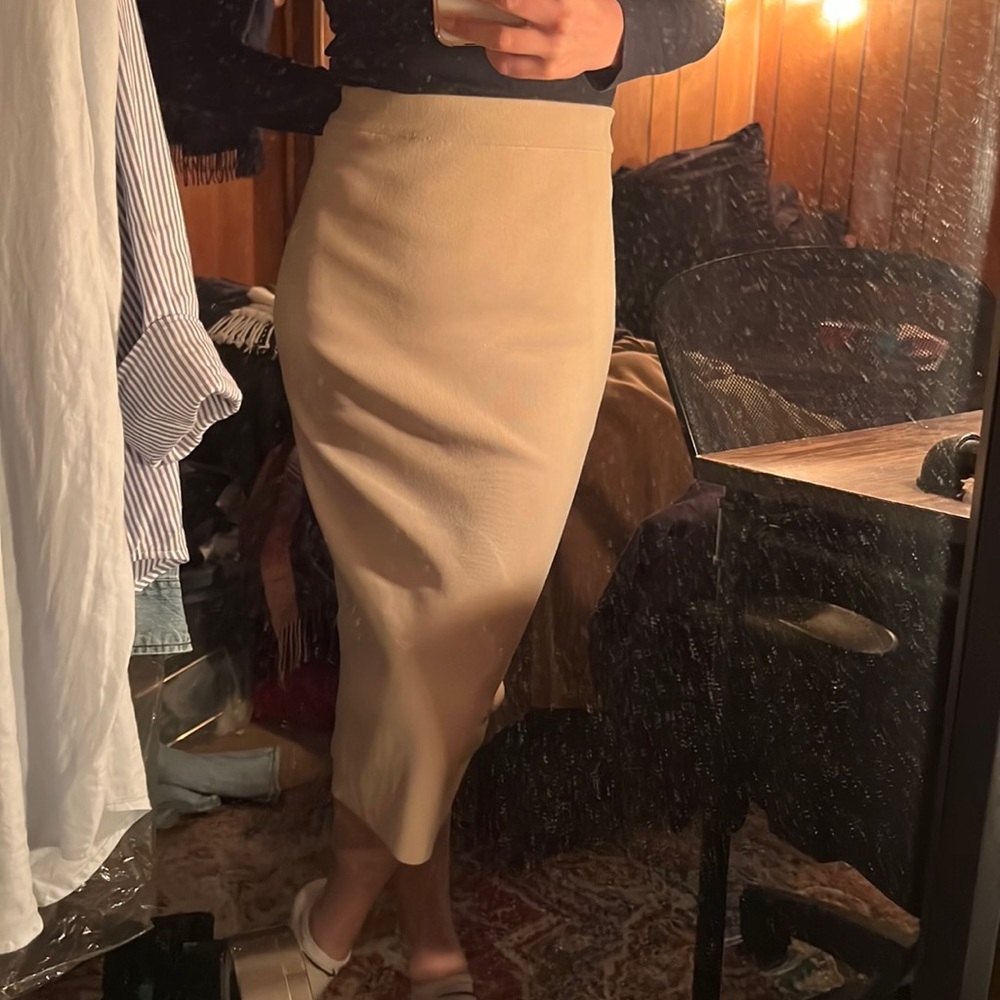 SOLD - NWOT Aritzia Knit Pencil Skirt